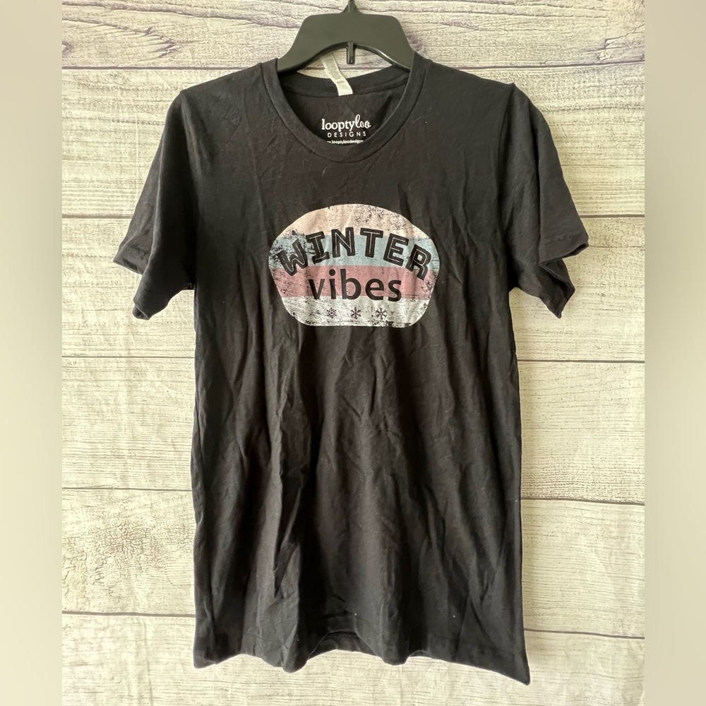 Winter vibes tee
